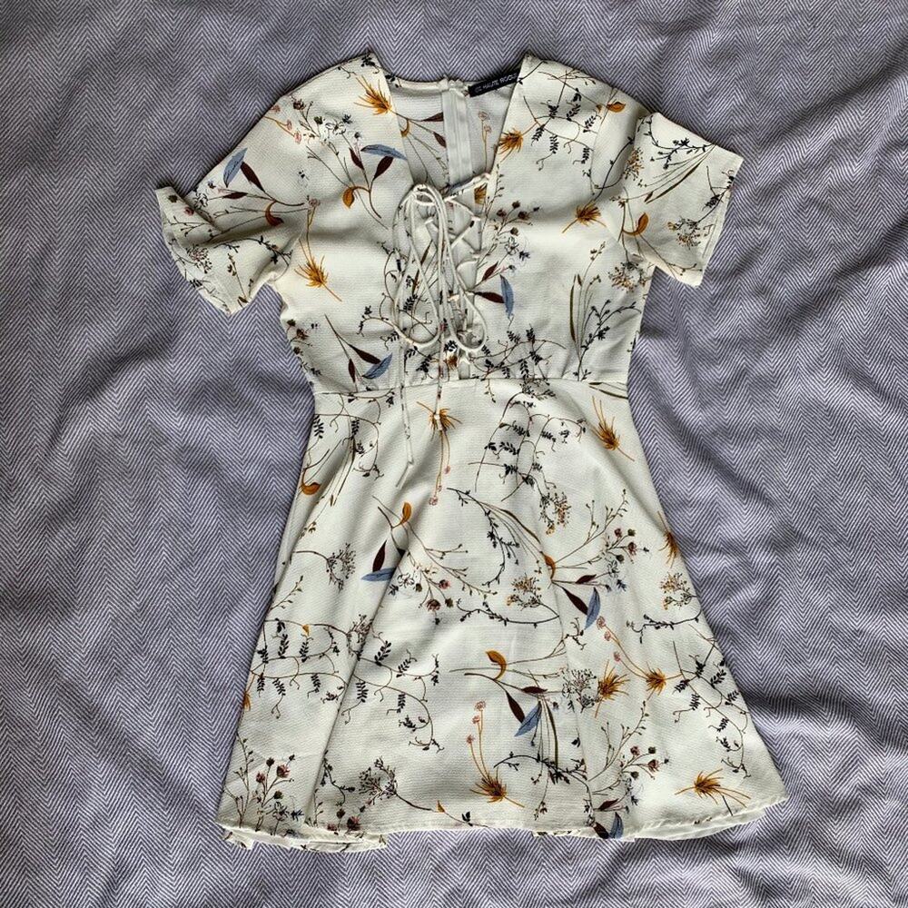 HAUTE ROGUE - Front Lace Up Dress